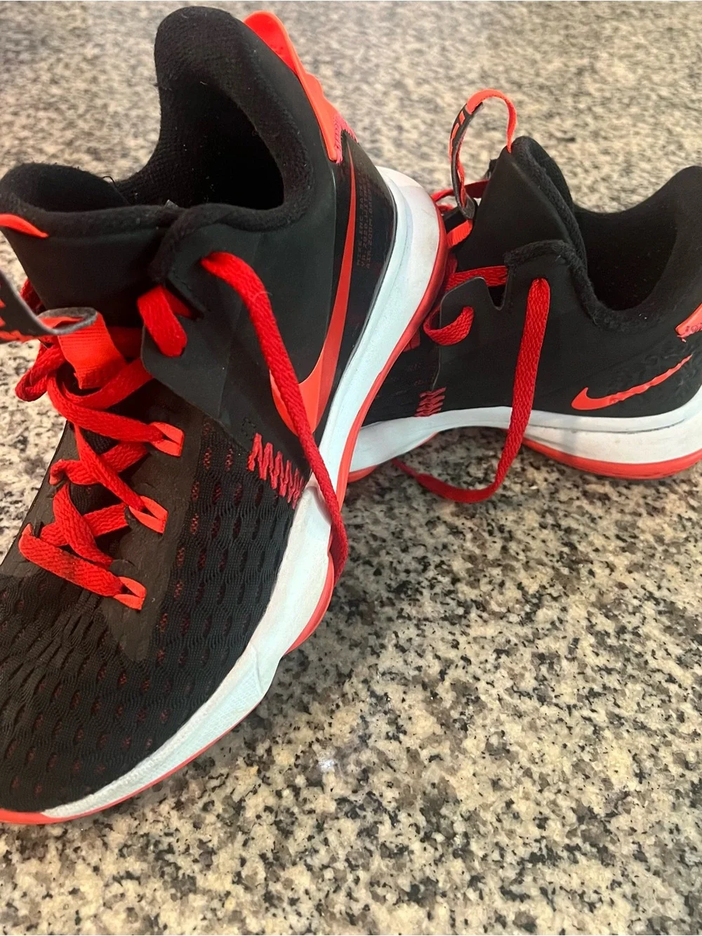 Nike Men's Black and Red Athletic Sneakers